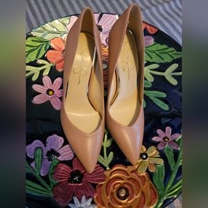 Jessica Simpson pumps